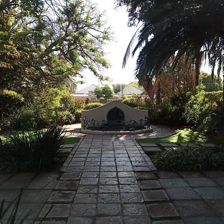 Cecil John Rhodes Guest House Кимбърли Екстериор снимка