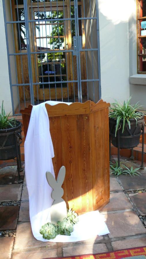 Cecil John Rhodes Guest House Кимбърли Екстериор снимка