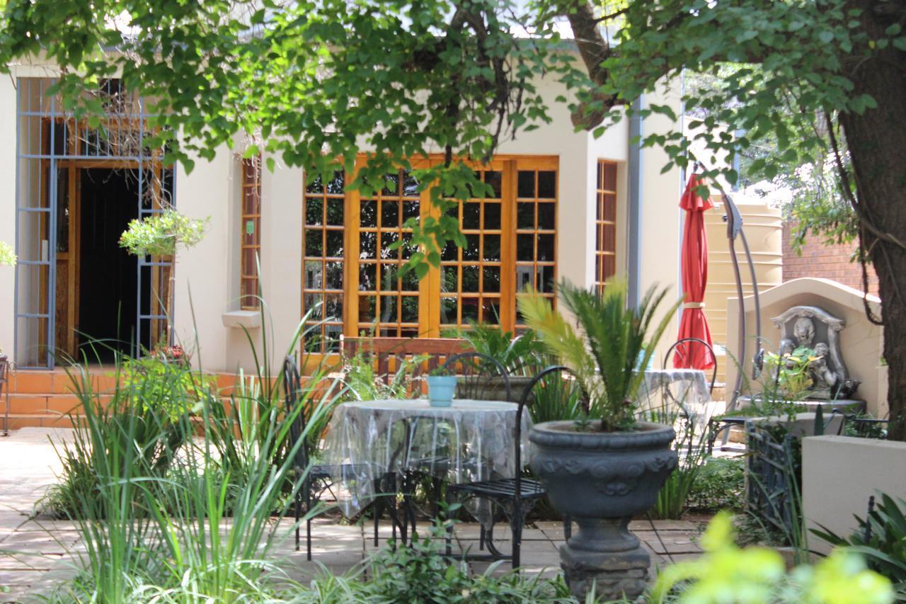 Cecil John Rhodes Guest House Кимбърли Екстериор снимка