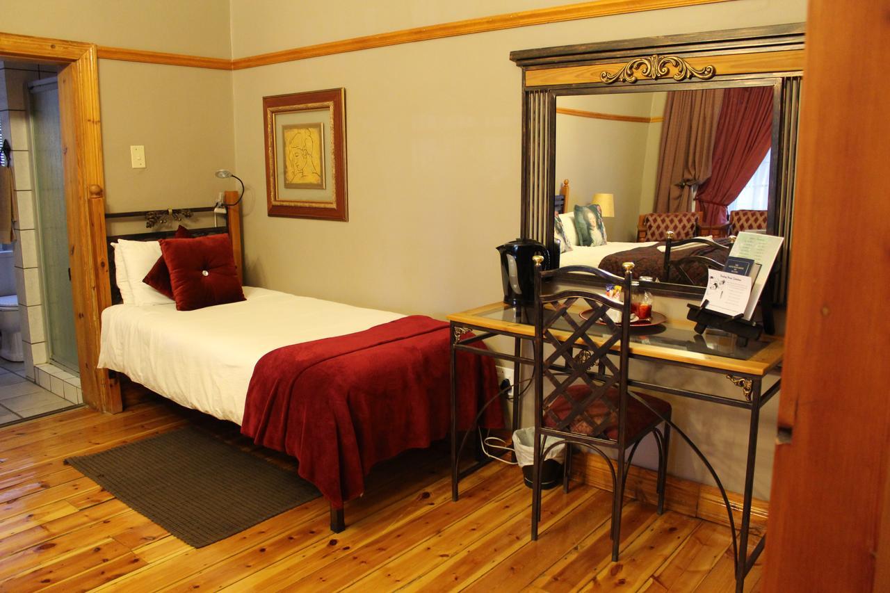 Cecil John Rhodes Guest House Кимбърли Екстериор снимка